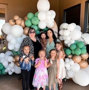 Meet your Posher, Debbie